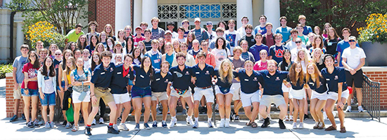 The final group shot with participants of the 2021 Week of Service.